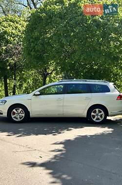 Универсал Volkswagen Passat 2012 в 