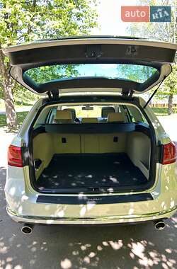 Универсал Volkswagen Passat 2012 в 