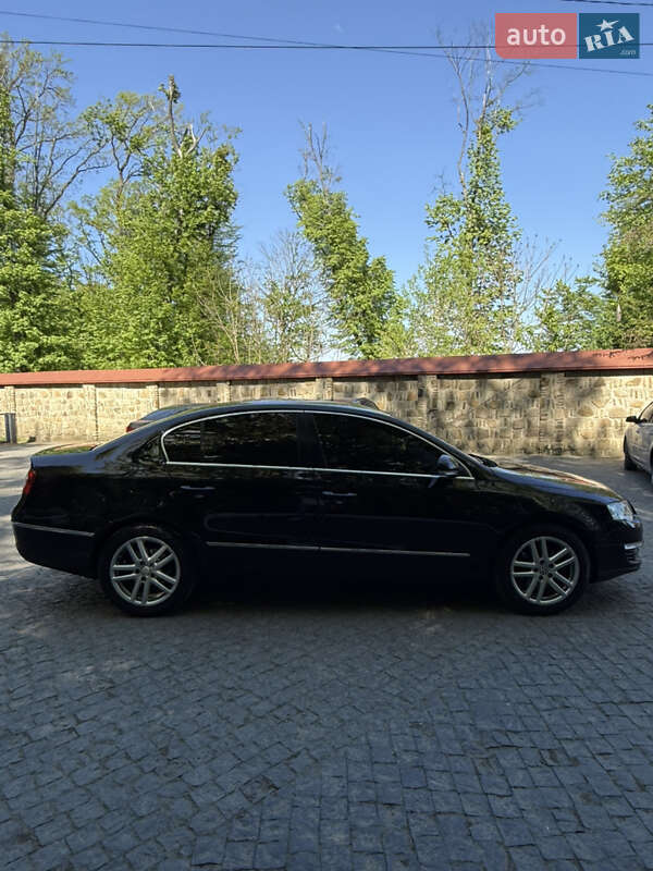 Седан Volkswagen Passat 2008 в Чернівцях