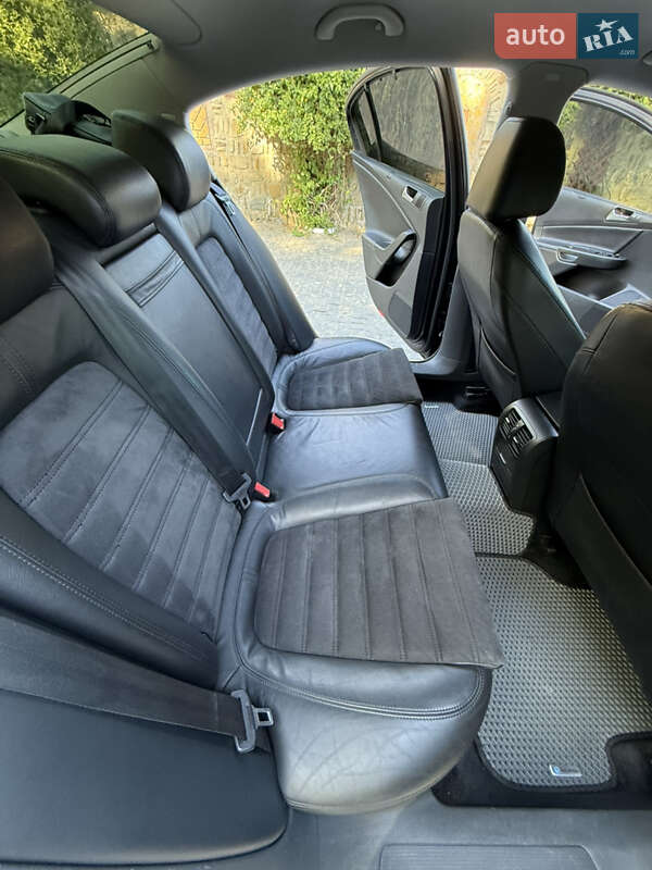 Седан Volkswagen Passat 2008 в Чернівцях