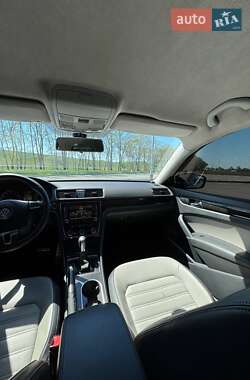 Седан Volkswagen Passat 2015 в 