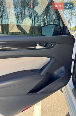 Седан Volkswagen Passat 2015 в 
