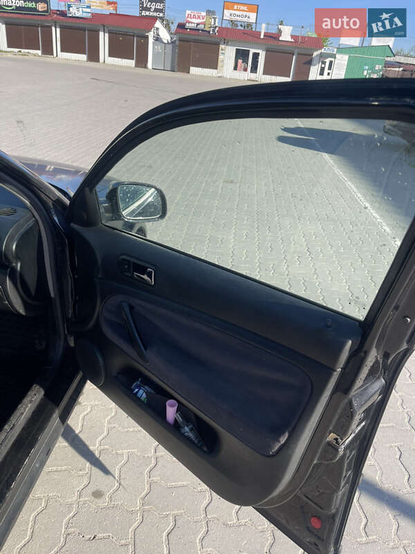 Универсал Volkswagen Passat 1999 в Золочеве