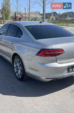Седан Volkswagen Passat 2017 в 