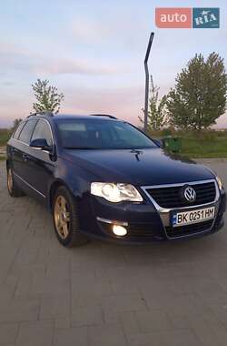 Универсал Volkswagen Passat 2006 в Ровно