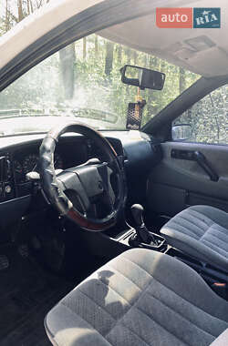 Седан Volkswagen Passat 1992 в 