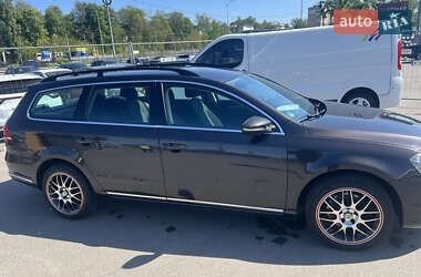 Універсал Volkswagen Passat 2010 в 