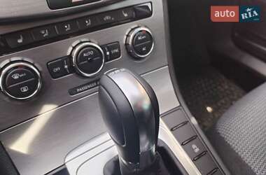 Універсал Volkswagen Passat 2012 в 