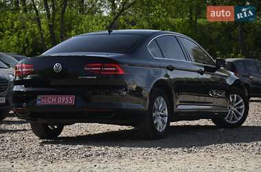 Седан Volkswagen Passat 2017 в 