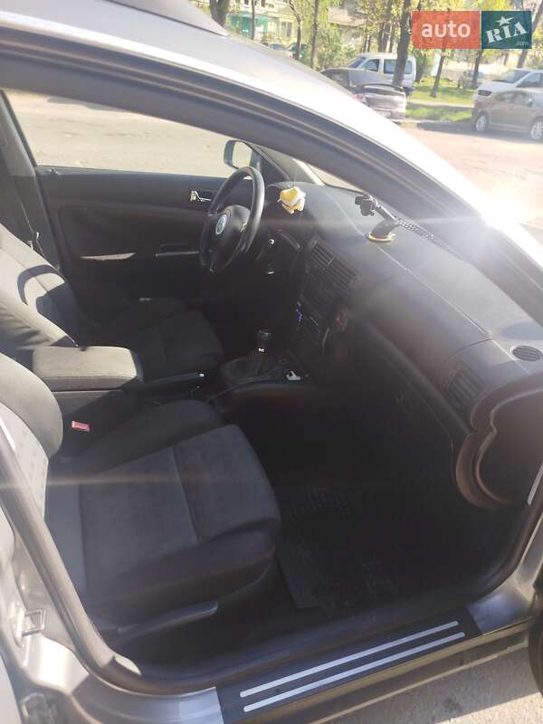 Універсал Volkswagen Passat 2003 в Києві