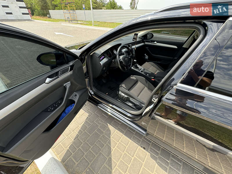 Універсал Volkswagen Passat 2015 в Миколаєві
