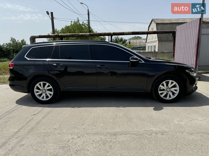 Універсал Volkswagen Passat 2015 в Миколаєві