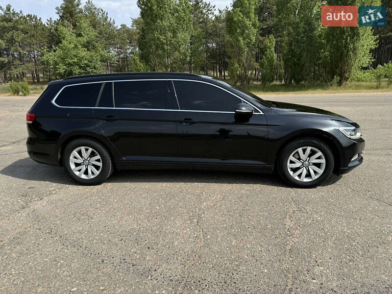 Універсал Volkswagen Passat 2015 в Миколаєві
