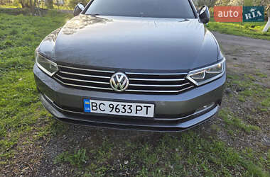Универсал Volkswagen Passat 2017 в Львове
