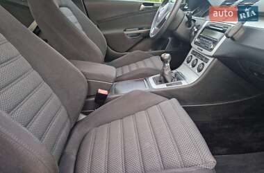 Седан Volkswagen Passat 2009 в 