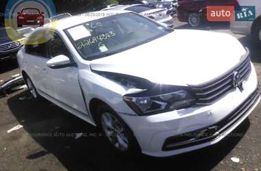 Седан Volkswagen Passat 2016 в 