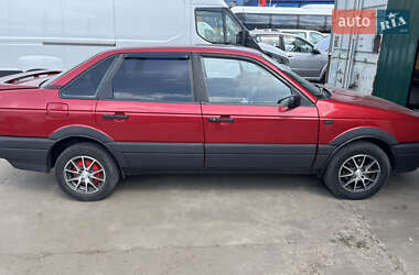 Седан Volkswagen Passat 1990 в 