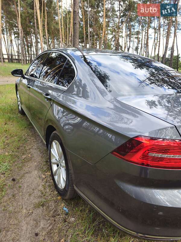 Седан Volkswagen Passat 2017 в Києві