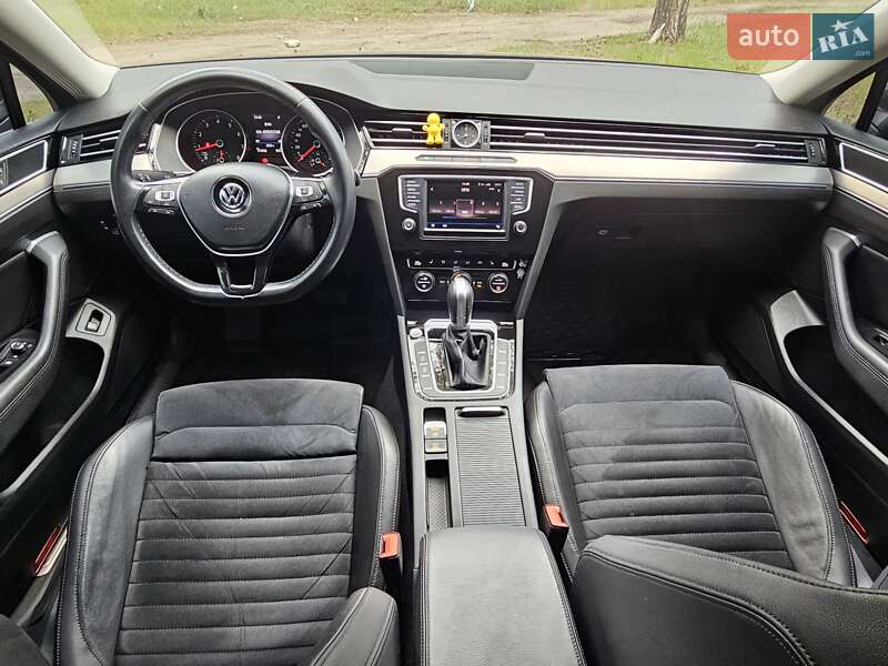 Седан Volkswagen Passat 2017 в Києві