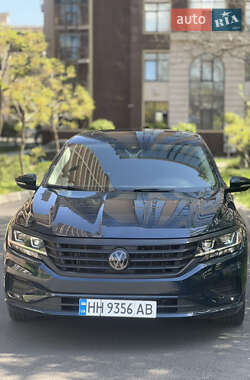 Седан Volkswagen Passat 2020 в Одессе