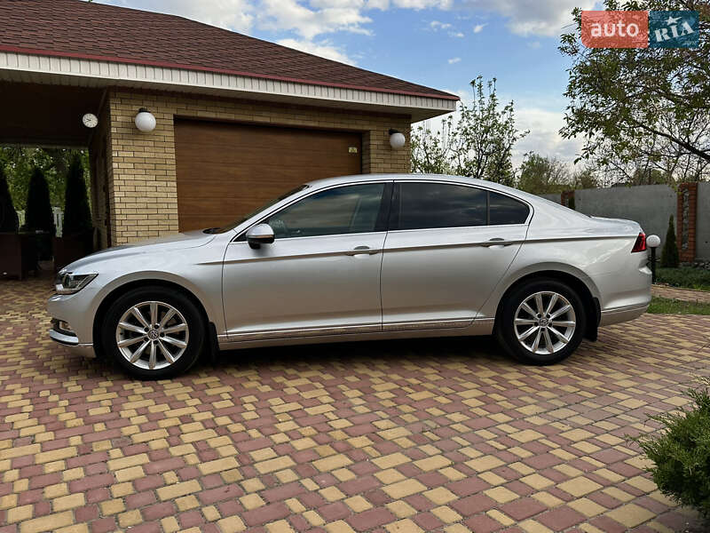 Седан Volkswagen Passat 2017 в Новой Водолаге