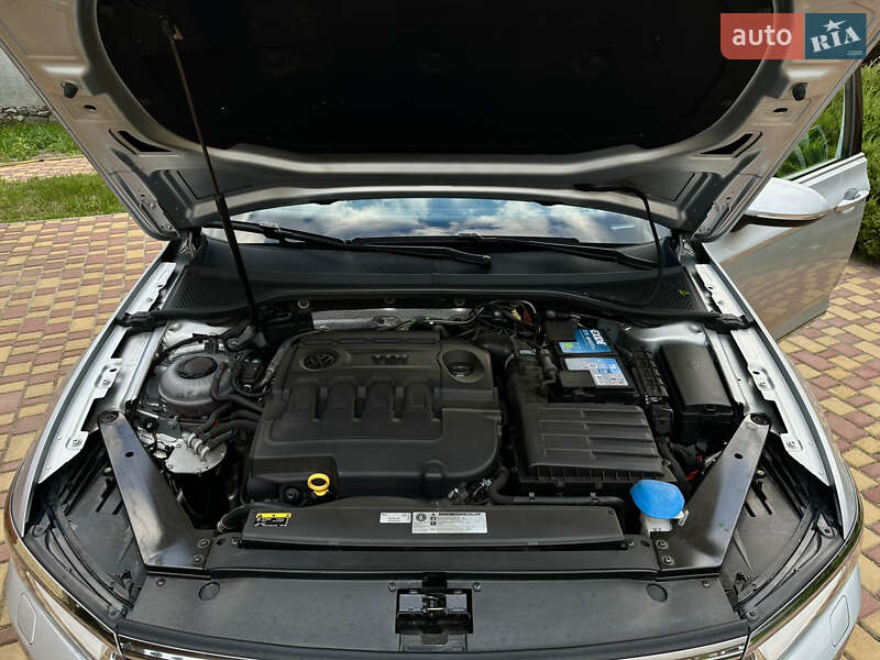 Седан Volkswagen Passat 2017 в Новой Водолаге