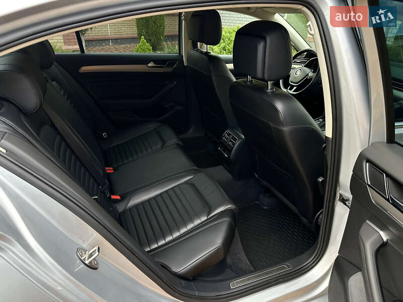 Седан Volkswagen Passat 2017 в Новой Водолаге