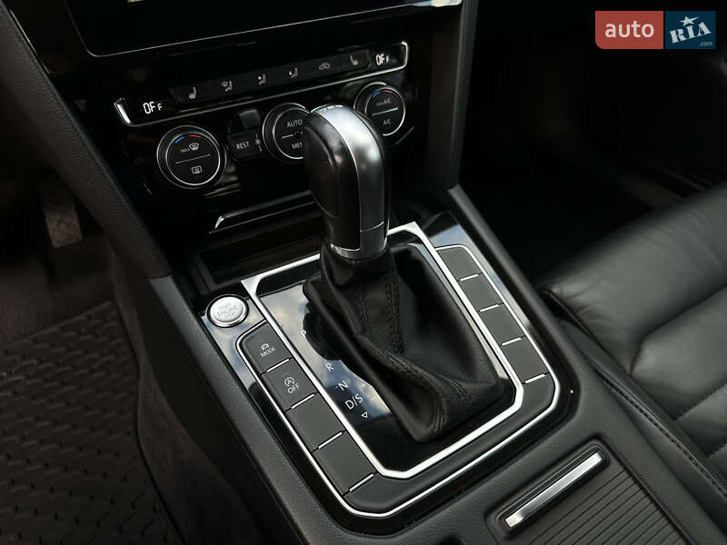 Седан Volkswagen Passat 2017 в Новой Водолаге