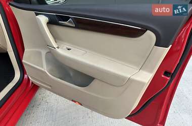 Універсал Volkswagen Passat 2011 в 