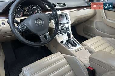 Універсал Volkswagen Passat 2011 в 