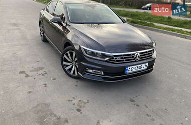 Седан Volkswagen Passat 2018 в Ужгороді