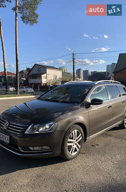 Універсал Volkswagen Passat 2012 в 