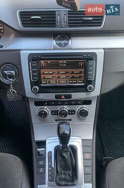 Універсал Volkswagen Passat 2012 в 