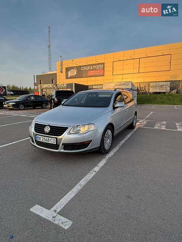 Універсал Volkswagen Passat 2010 в 