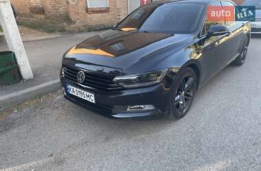 Седан Volkswagen Passat 2015 в 