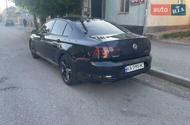 Седан Volkswagen Passat 2015 в 