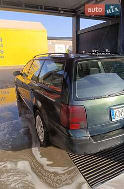 Універсал Volkswagen Passat 1998 в 