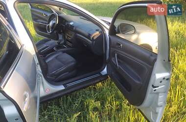 Седан Volkswagen Passat 2004 в 