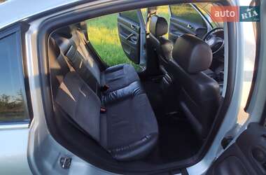 Седан Volkswagen Passat 2004 в 