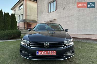 Седан Volkswagen Passat 2021 в 