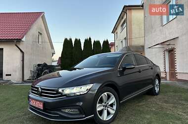 Седан Volkswagen Passat 2021 в 