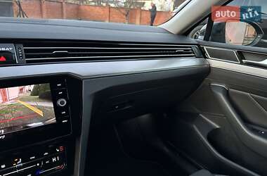 Седан Volkswagen Passat 2021 в 