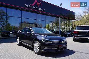 Седан Volkswagen Passat 2019 в Одессе