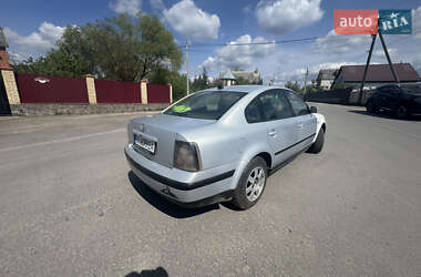 Седан Volkswagen Passat 2000 в 