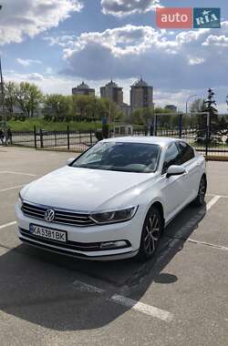 Седан Volkswagen Passat 2016 в 