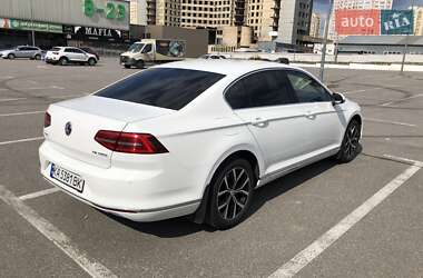 Седан Volkswagen Passat 2016 в 