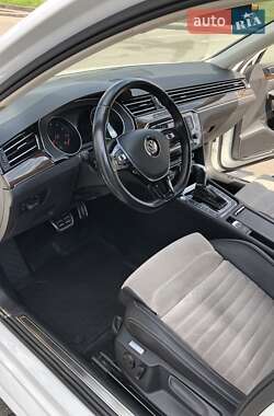 Седан Volkswagen Passat 2016 в 
