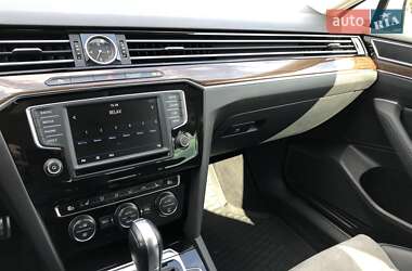 Седан Volkswagen Passat 2016 в 