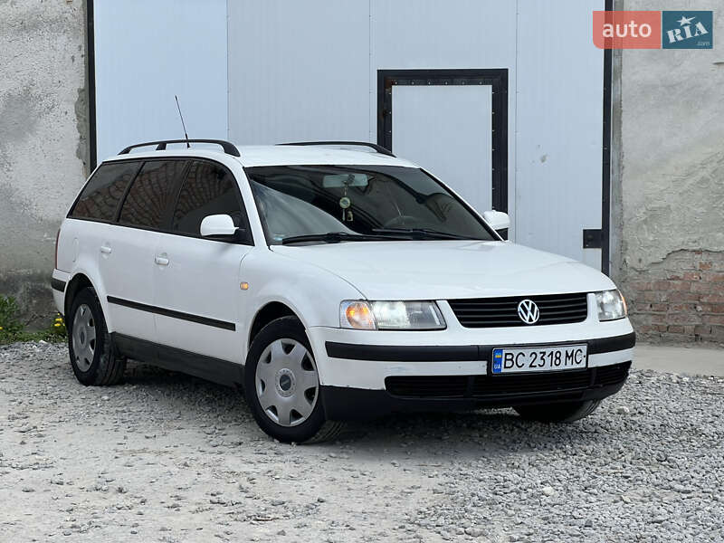 Універсал Volkswagen Passat 1998 в 