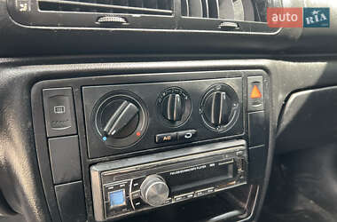 Універсал Volkswagen Passat 1998 в 